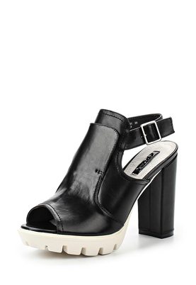 LOST INK  RAINE HIGH VAMP CLEAT SOLE BLOCK HEEL SANDAL - BLACK